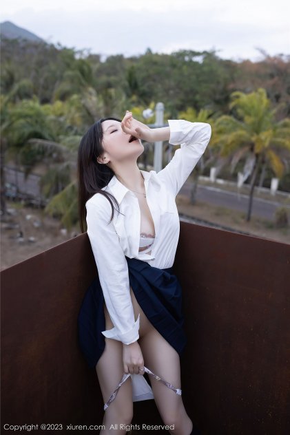 2021人人爱人人摸人人骑海报