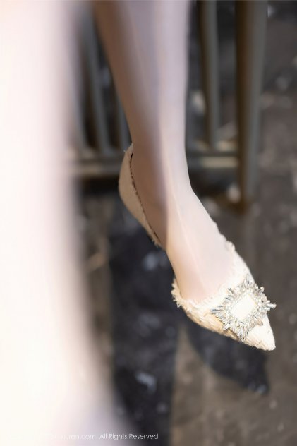 黄色无线视频海报