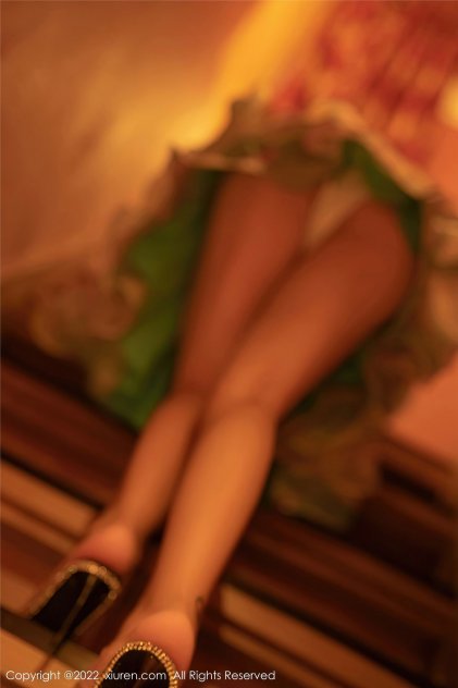 18cute九尾狐狸萌白酱海报