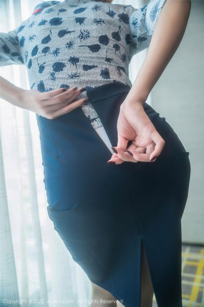 MM131周于希喷水海报