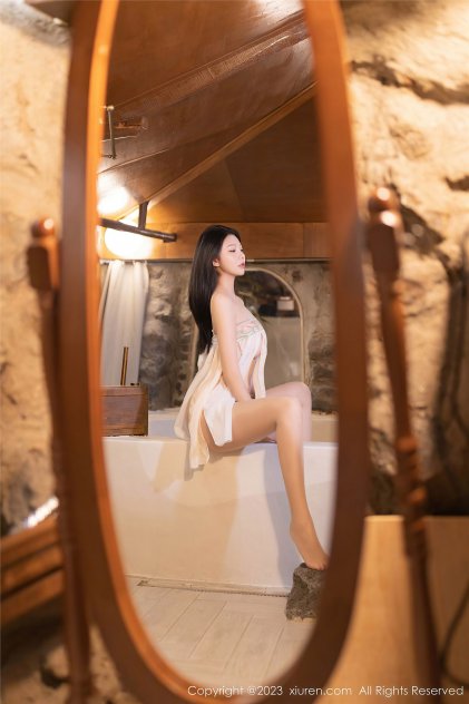 免费国产a深夜影院海报